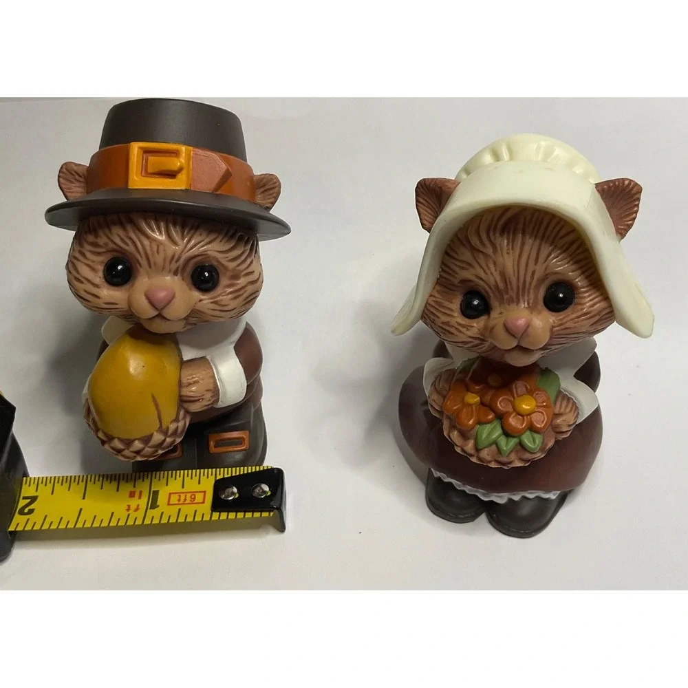THANKSGIVING PILGRIM SQUIRRELS CHIPMUNKS SALT & PEPPER SET 3